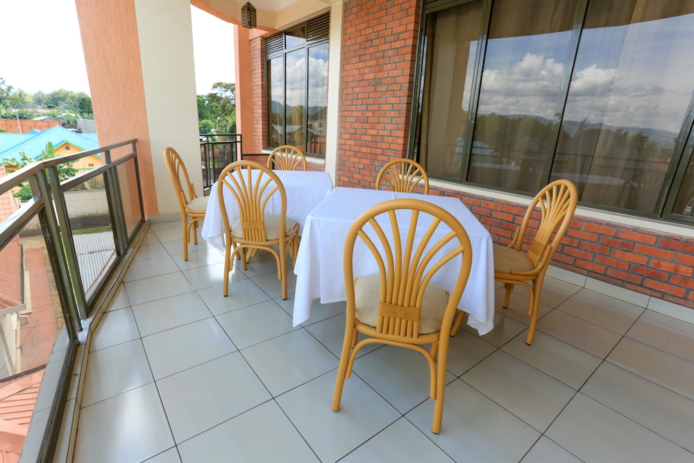 Faraja Hotel 20/50