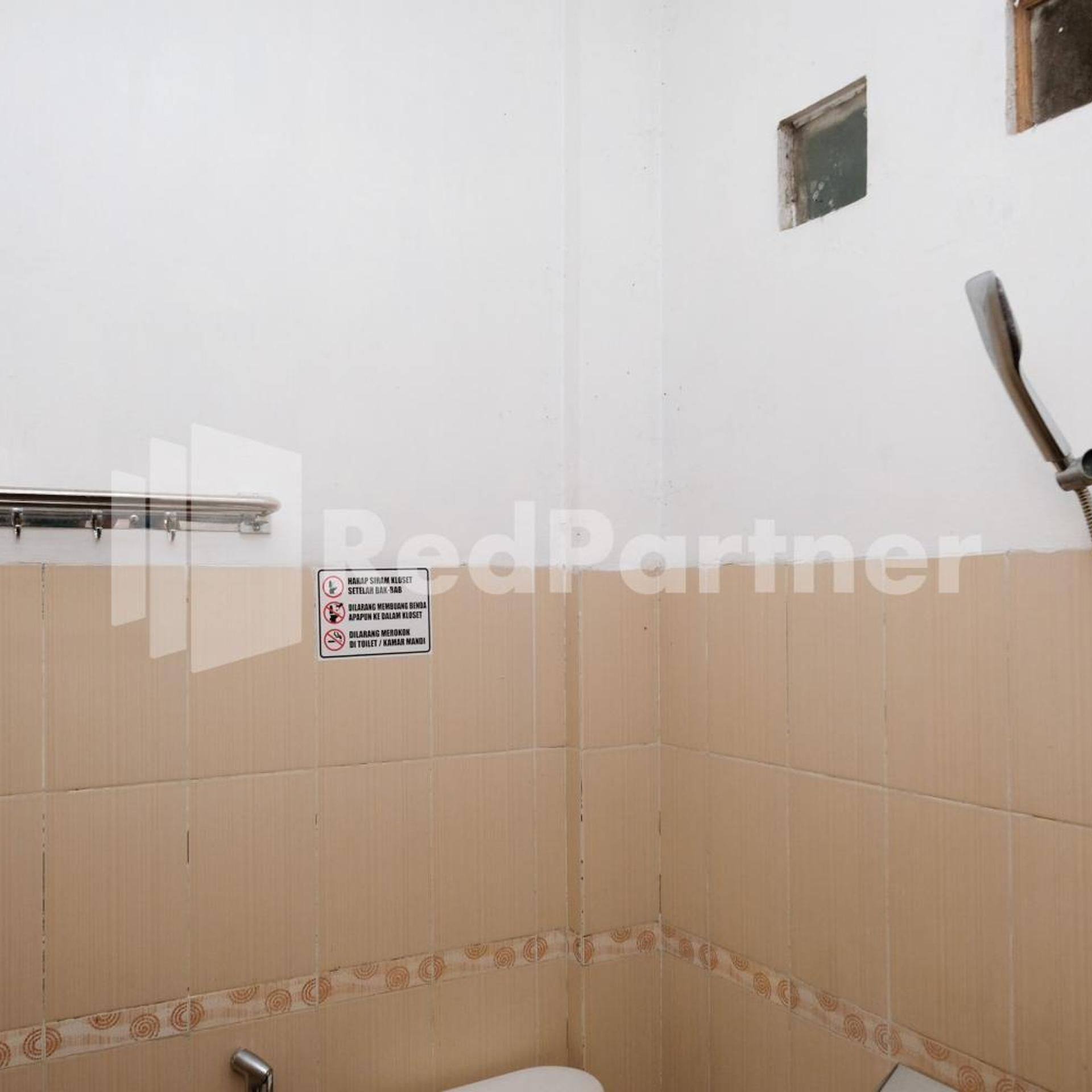 OYO 3707 Halona Guesthouse 44/50