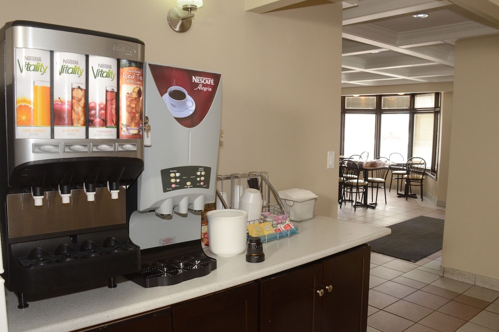 Super 8 by Wyndham North Bay 16/27