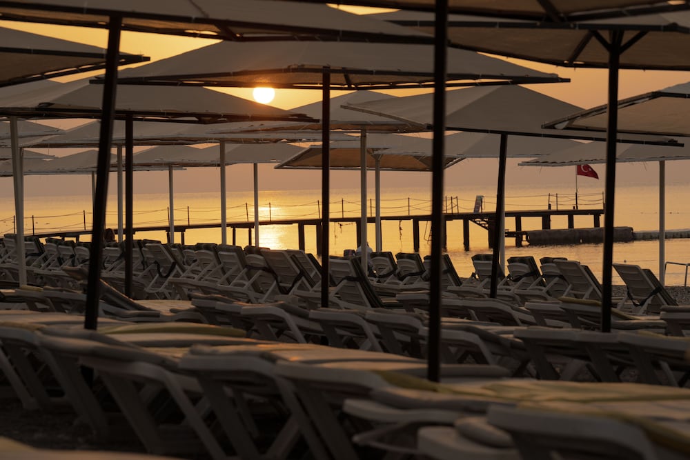 L'Oceanica Beach Resort Hotel 48/50