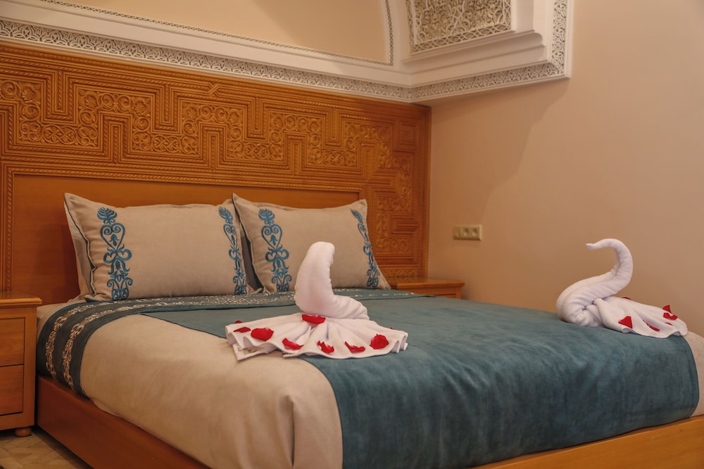 ROYAL, DOUBLE BED