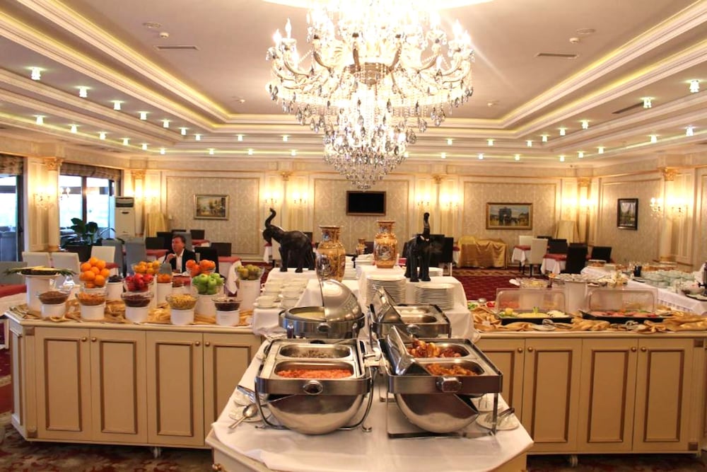 Modern Hotel Baku 43/55