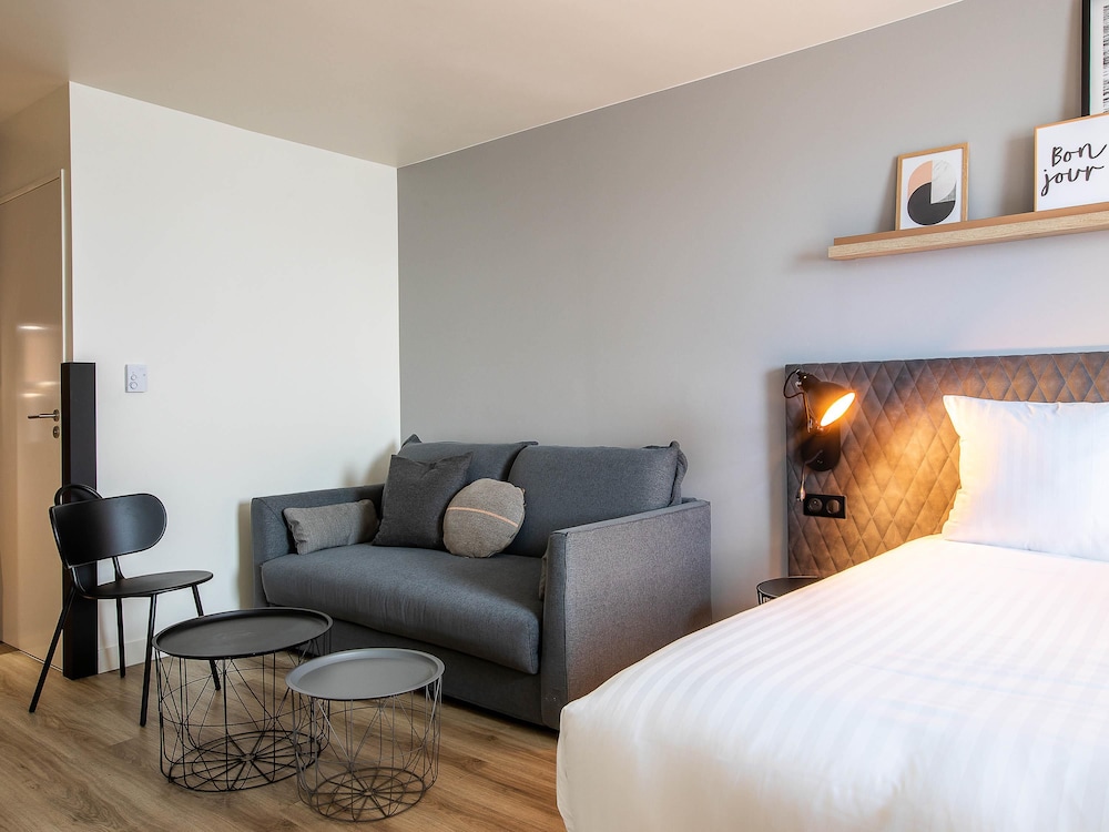 Mercure Paris Gennevilliers 33/76