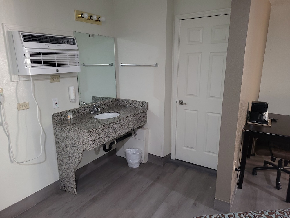 Econo Lodge Las Vegas NM 47/53
