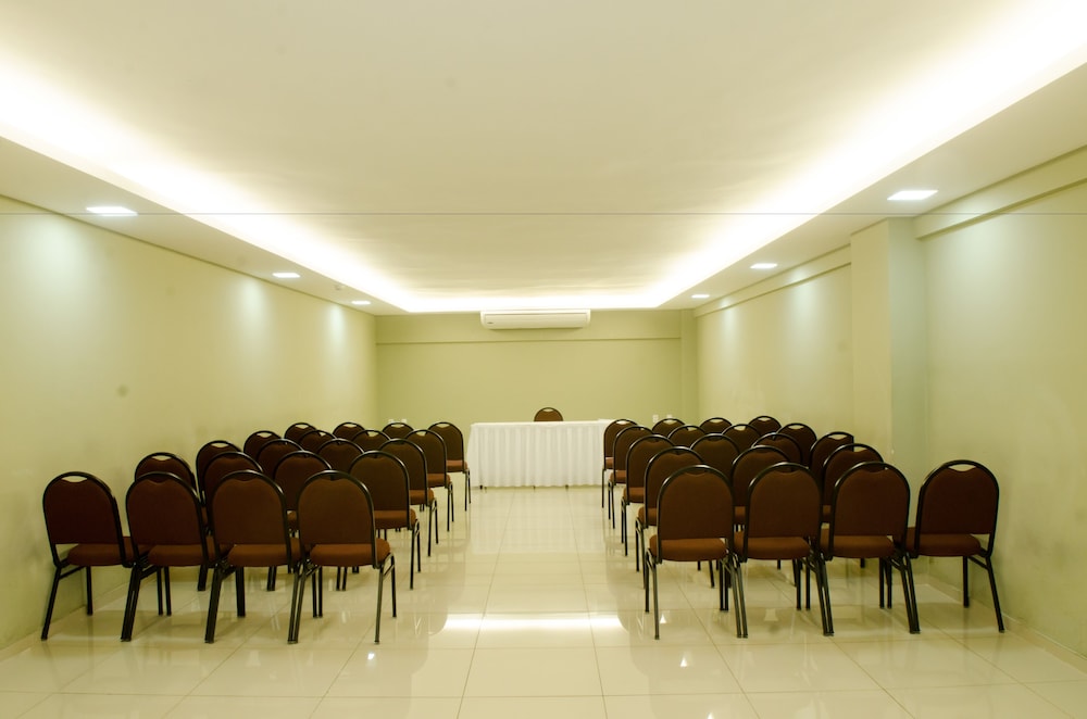 Impar Suites Expominas Hotel 41/49