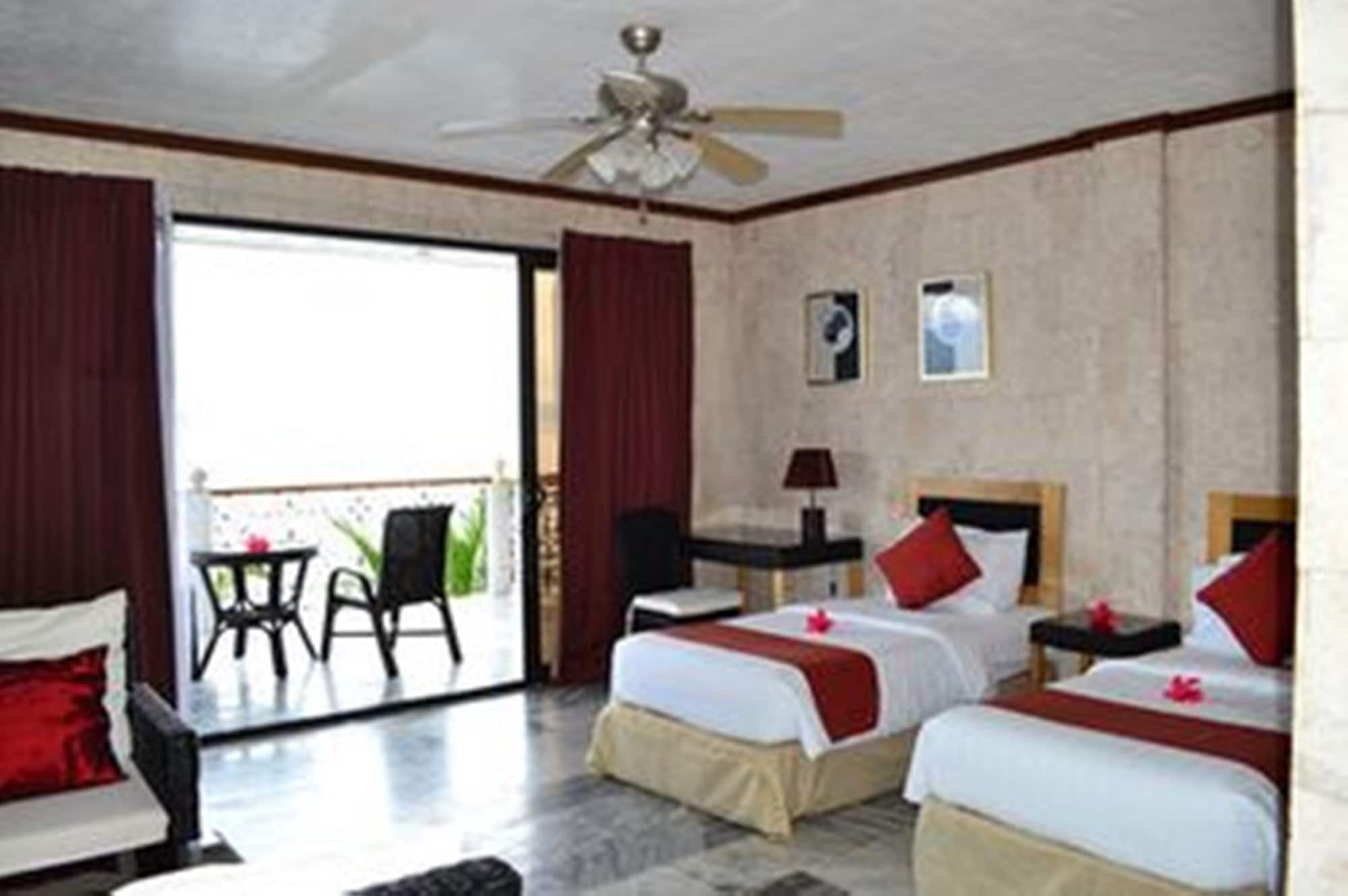 ROOM, TWIN BEDS, OCEAN FRONT