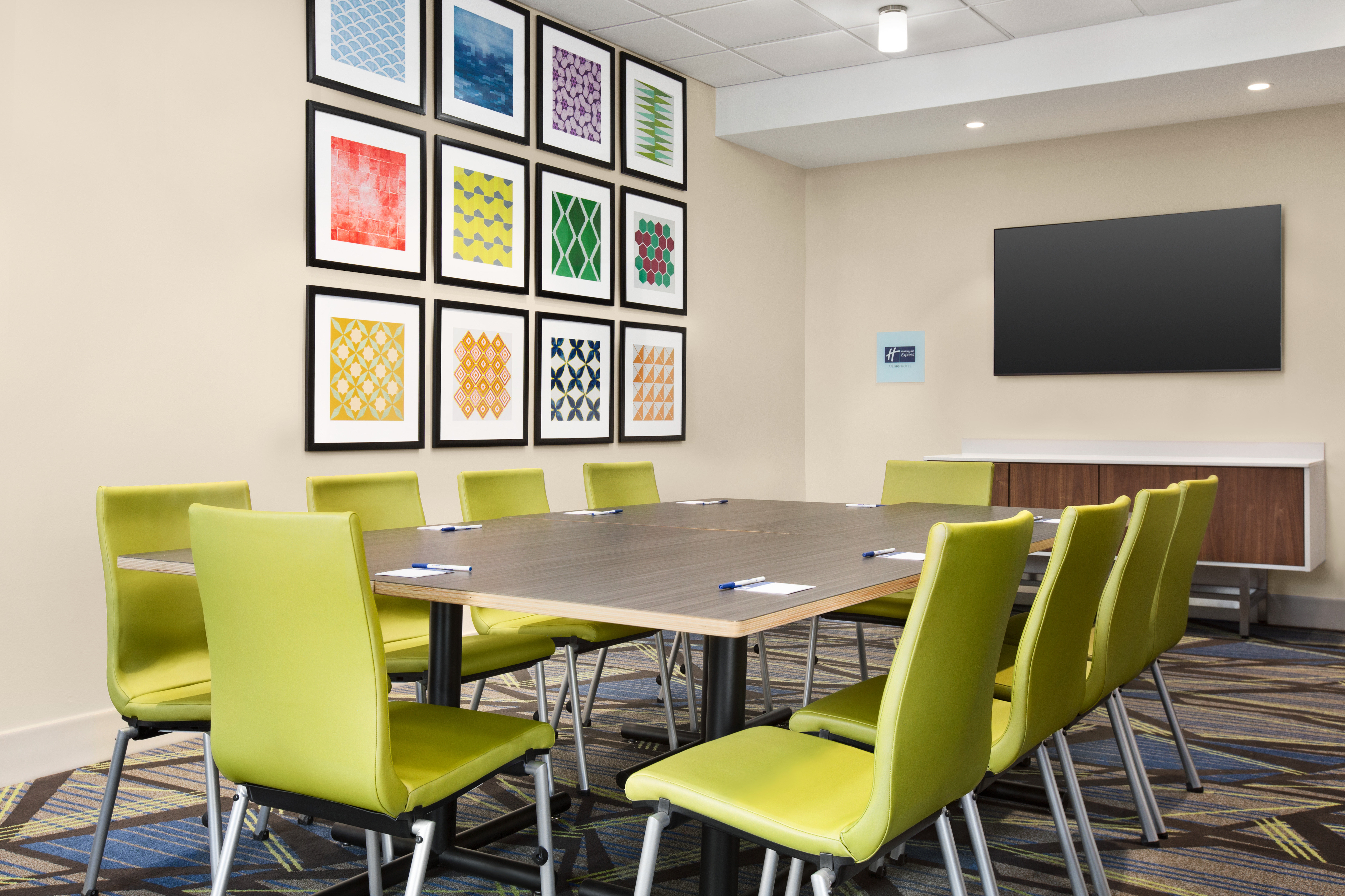 Holiday Inn Express & Suites - Ukiah 67/80