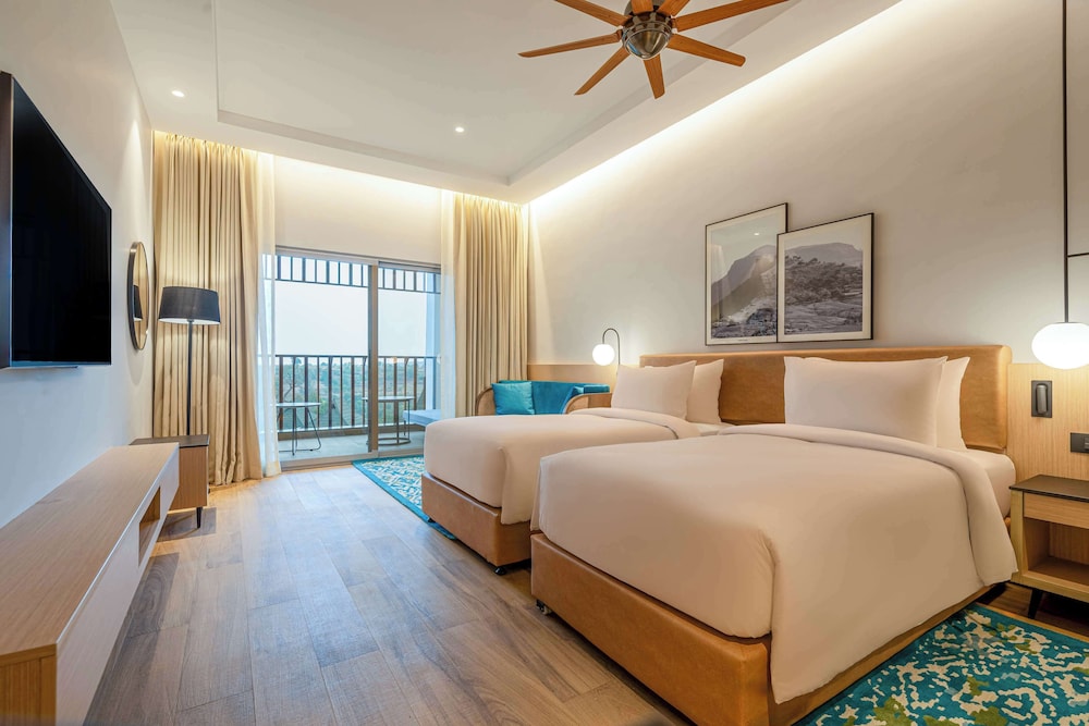 Radisson Resort Hatgad Saputara 29/74