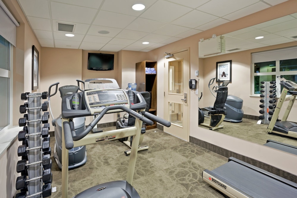 Holiday Inn Hotel Suites Surrey East Cloverdale 38/75