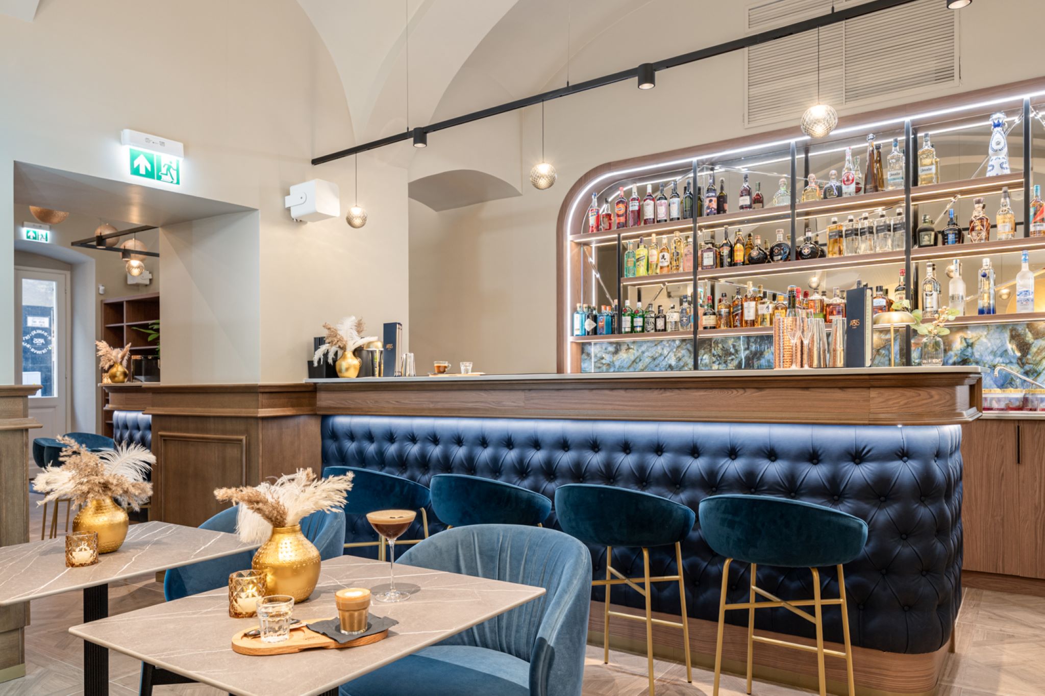 Basiliq Hotel 33/50