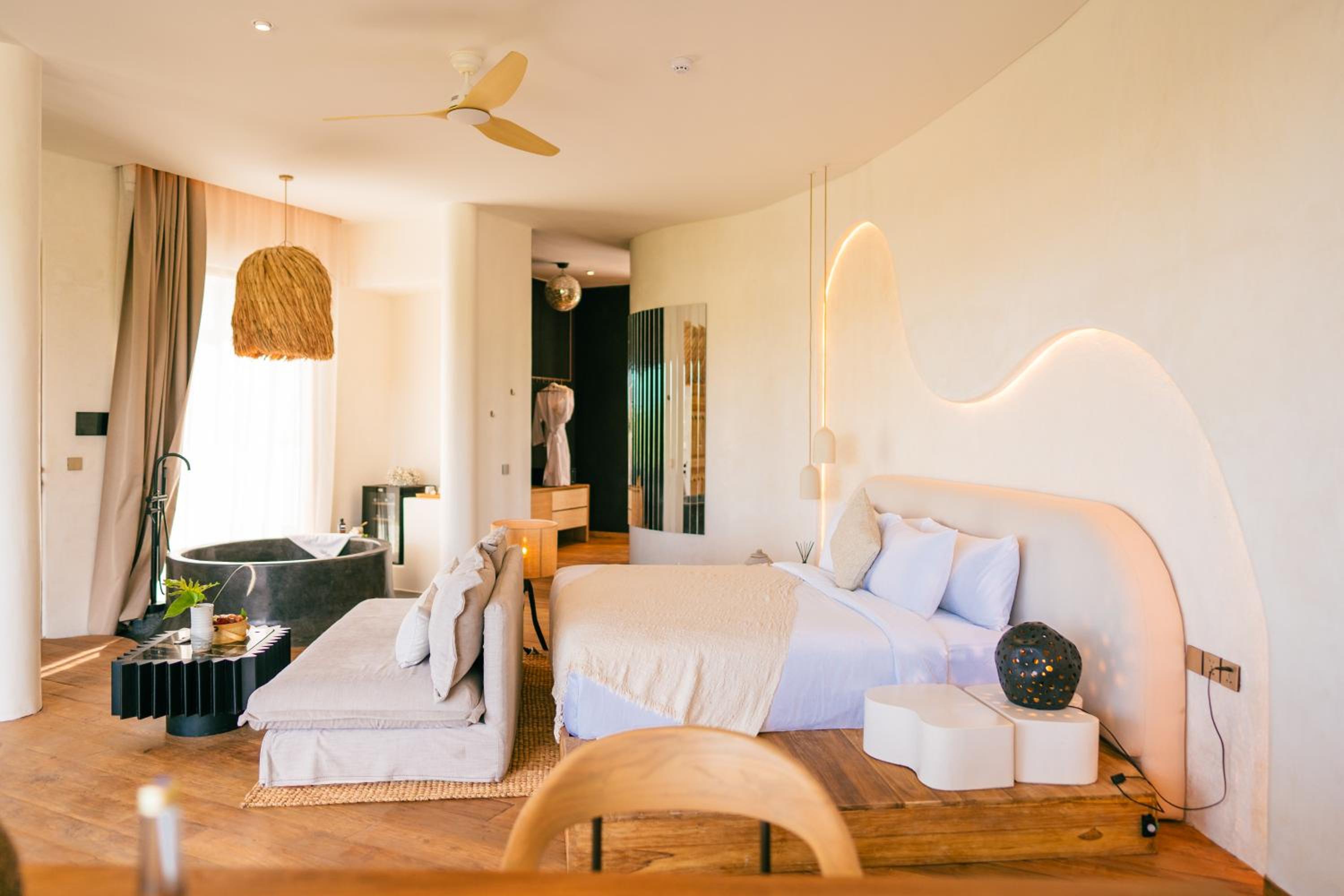 SUNRISE, SUITE