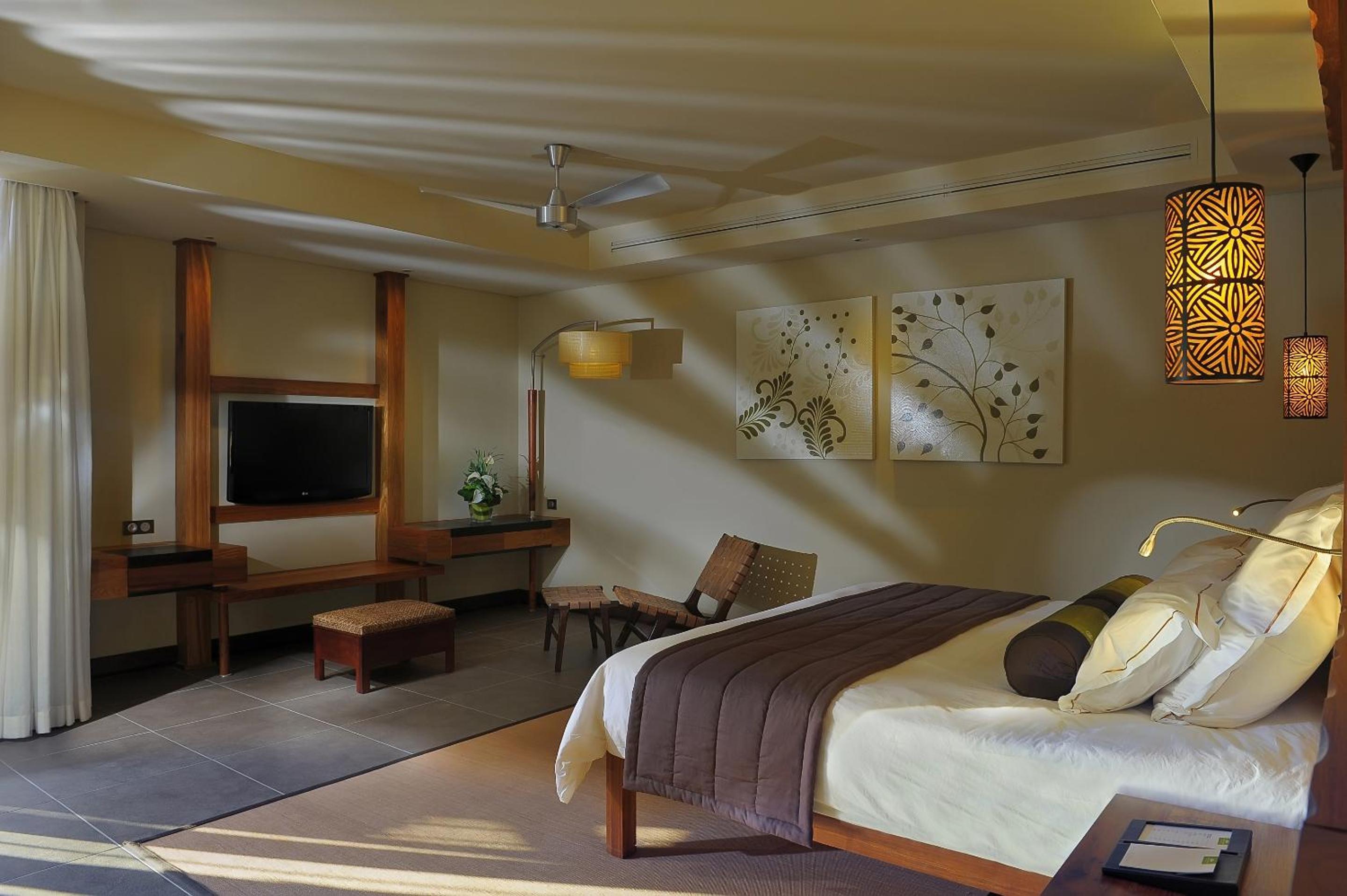 Senior, Suite, Beach Front, with Pool