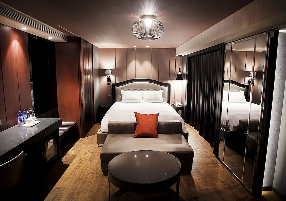 Royal Group Hotel Minghua Branch 34/43