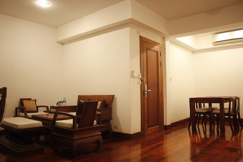CHANTHAPANYA HOTEL 33/44