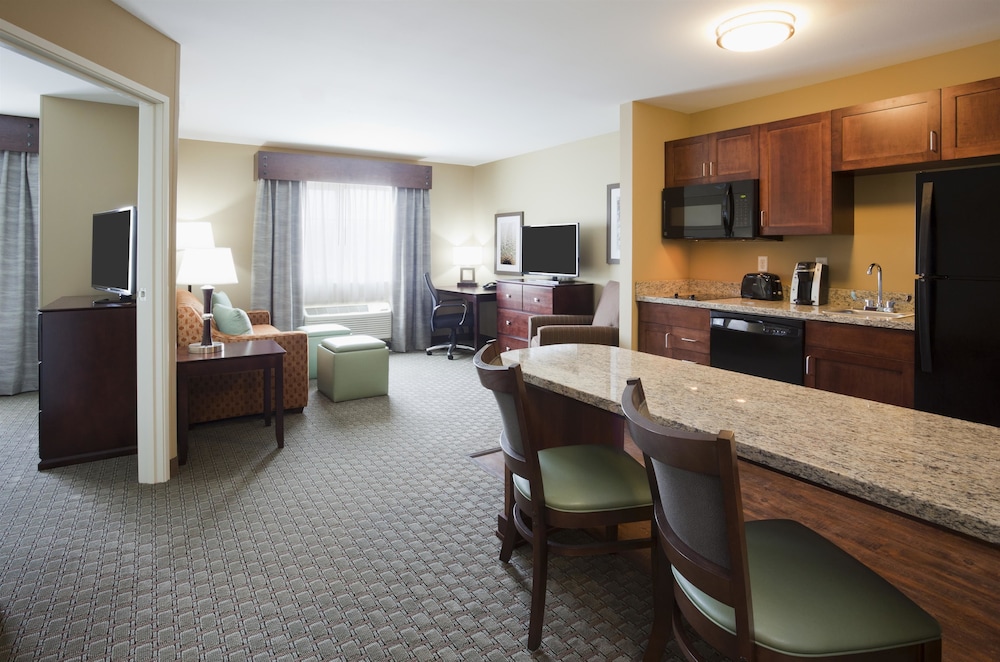 Grandstay Hotel And Suites Morris 28/52