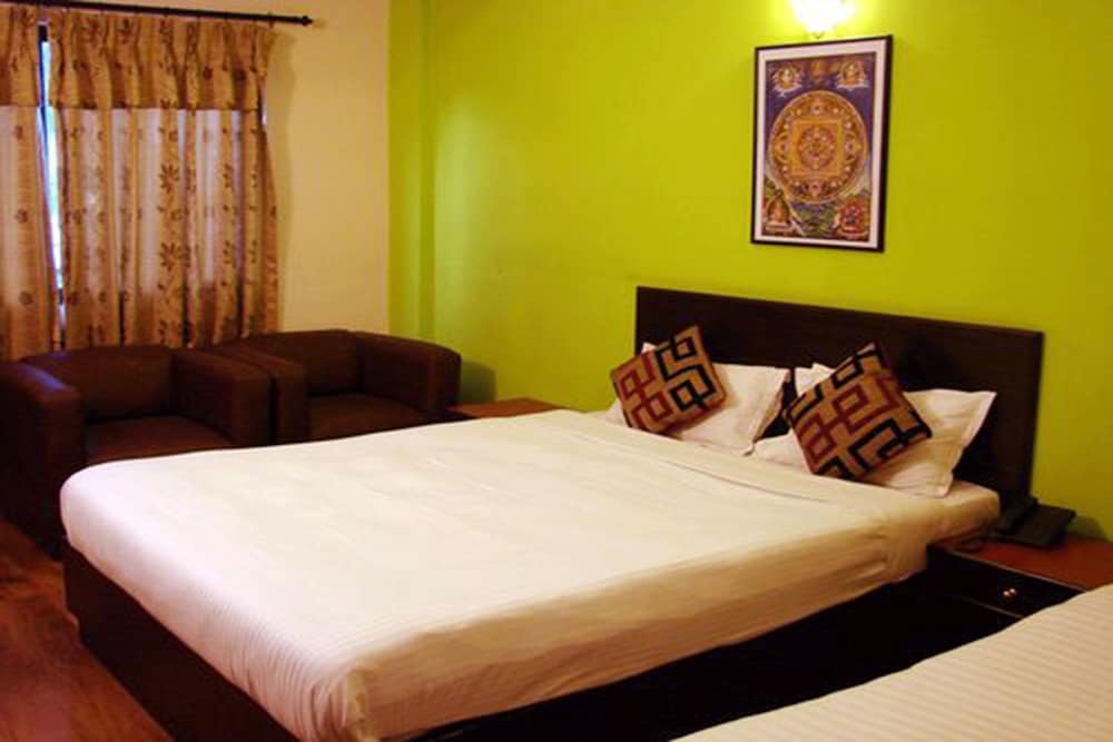 DELUXE, DOUBLE BED