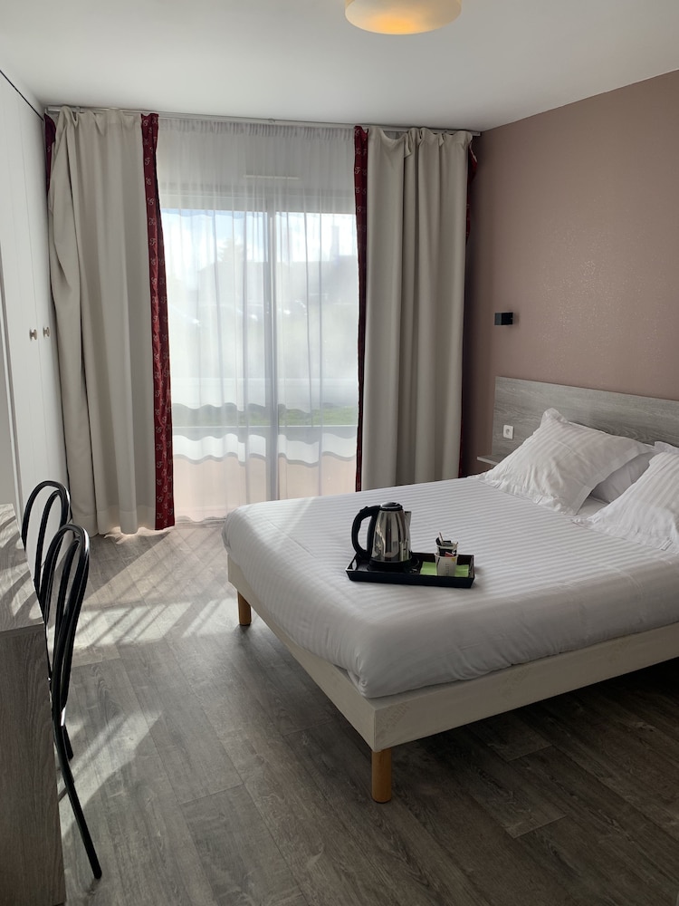 HOTEL AU RELAIS DES LILAS 5/24