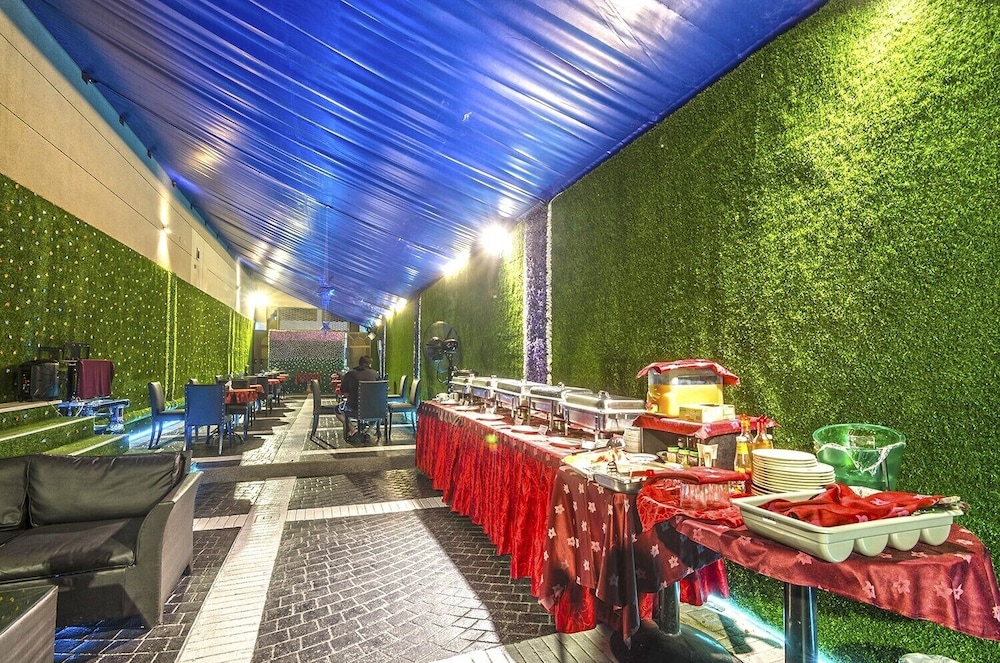 restaurant-cafeteria