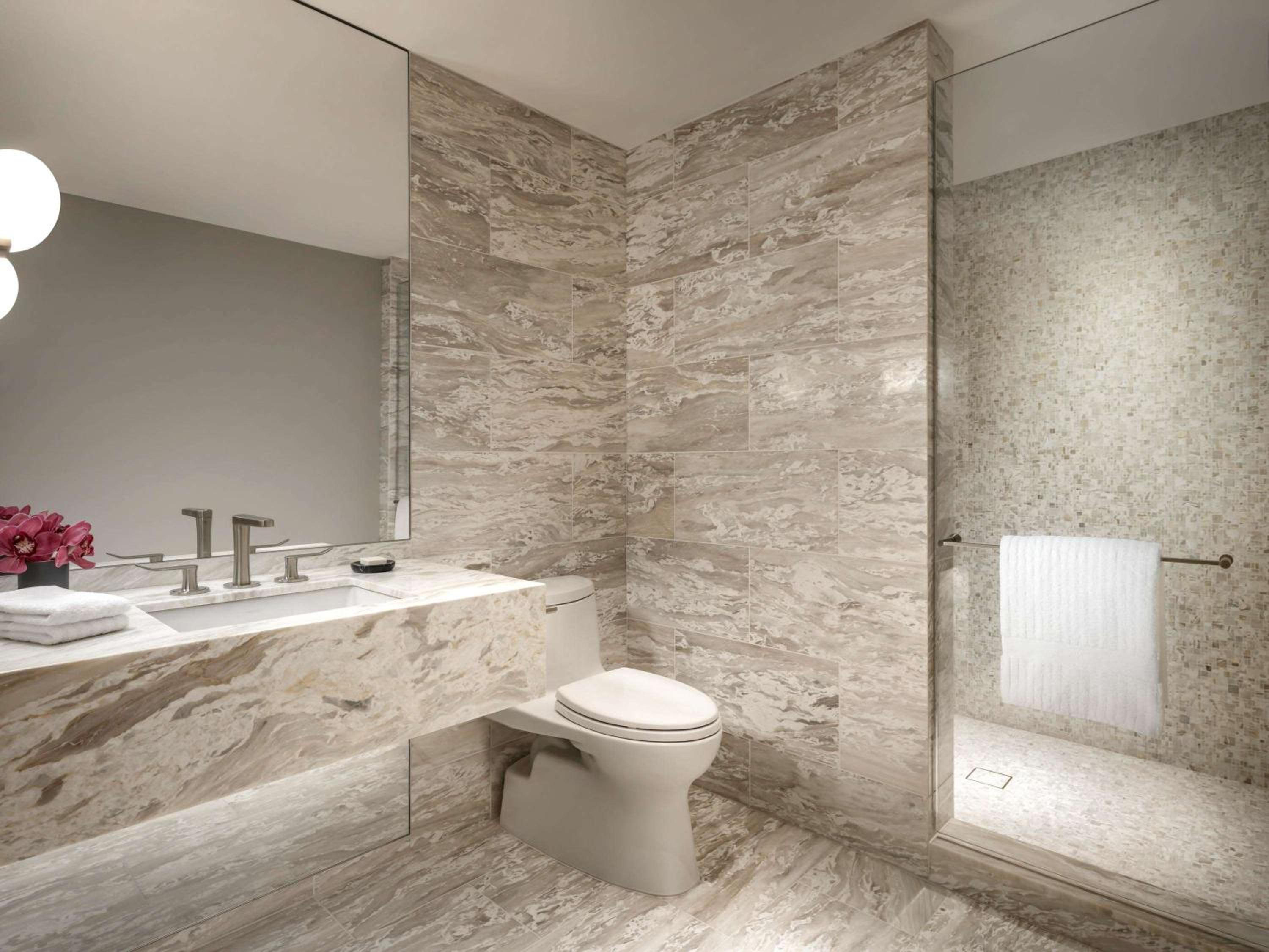 1 Bedroom, Plaza, Century, Suite, King Bed, 2 Bathrooms، Fairmont Century Plaza Los Angeles 3/9