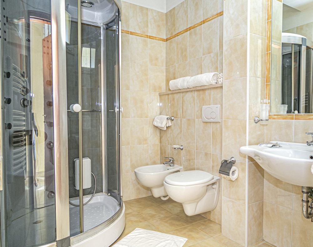 Hotel Ambasciatori 12/46