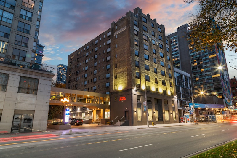 Hampton Inn & Suites by Hilton Toronto Downtown 1/18