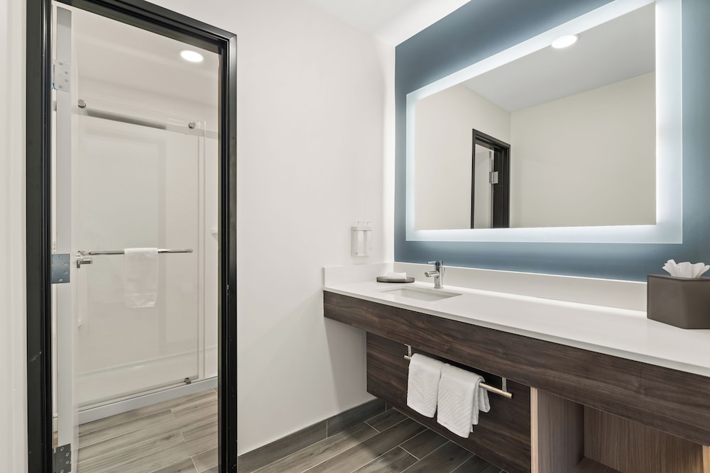 The Ellsworth Hotel, an Ascend Collection Hotel 58/59
