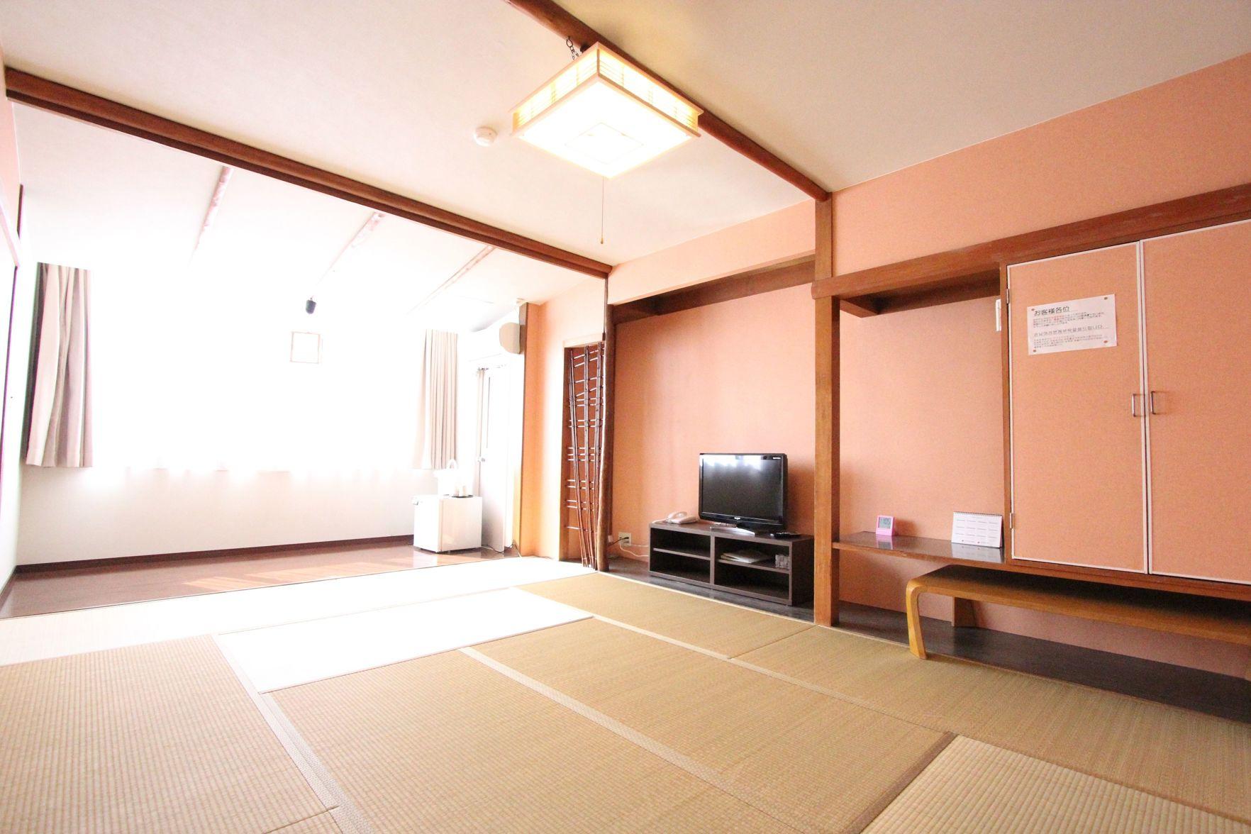 Traditional, Multiple Beds