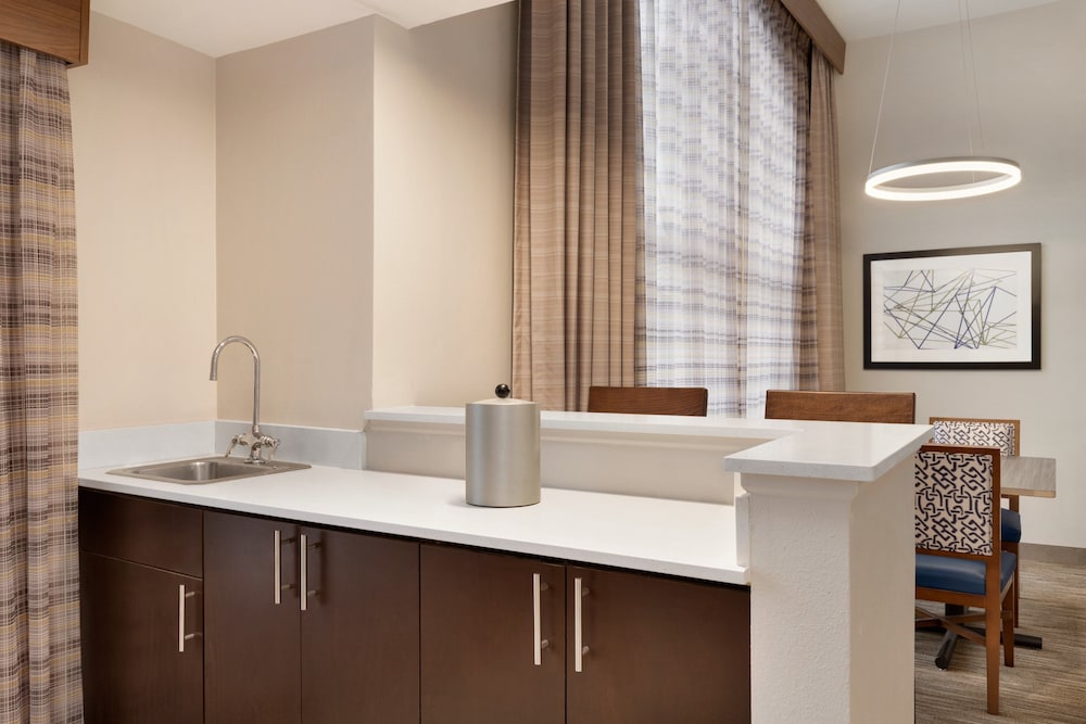 Holiday Inn Express Hotel Suites Opelika Auburn 6/71