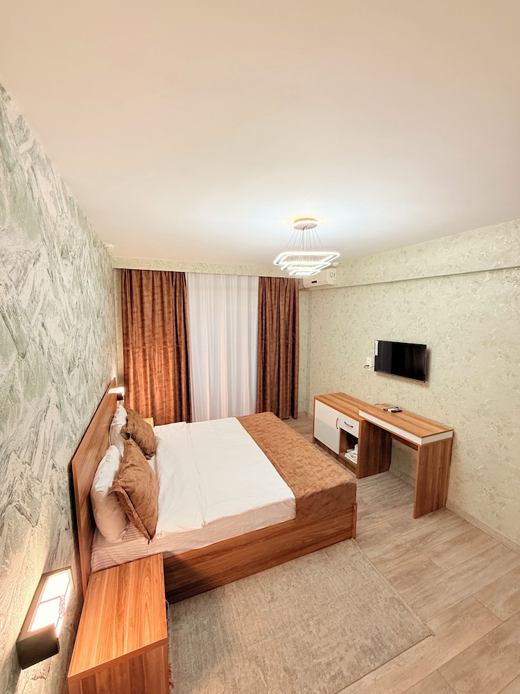 Gallery Lux Hotel 6/30