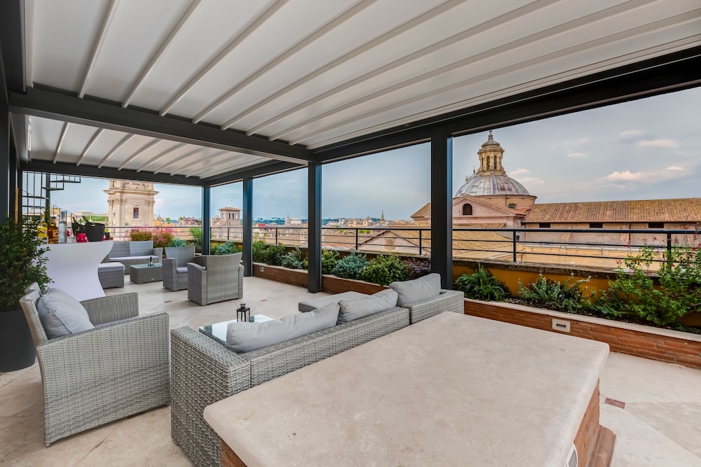 Navona Queen Rooftop 59/73