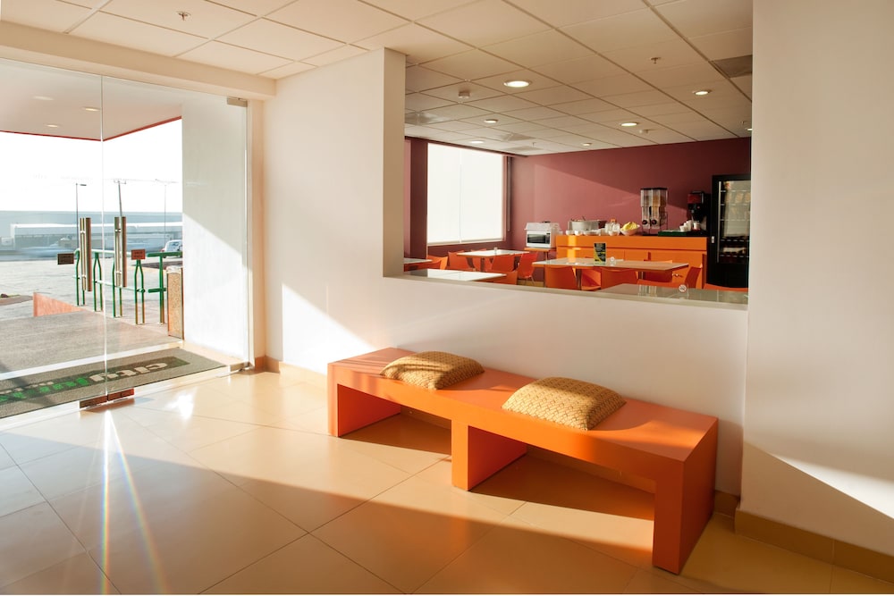 City Express Junior by Marriott Toluca Aeropuerto 12/50