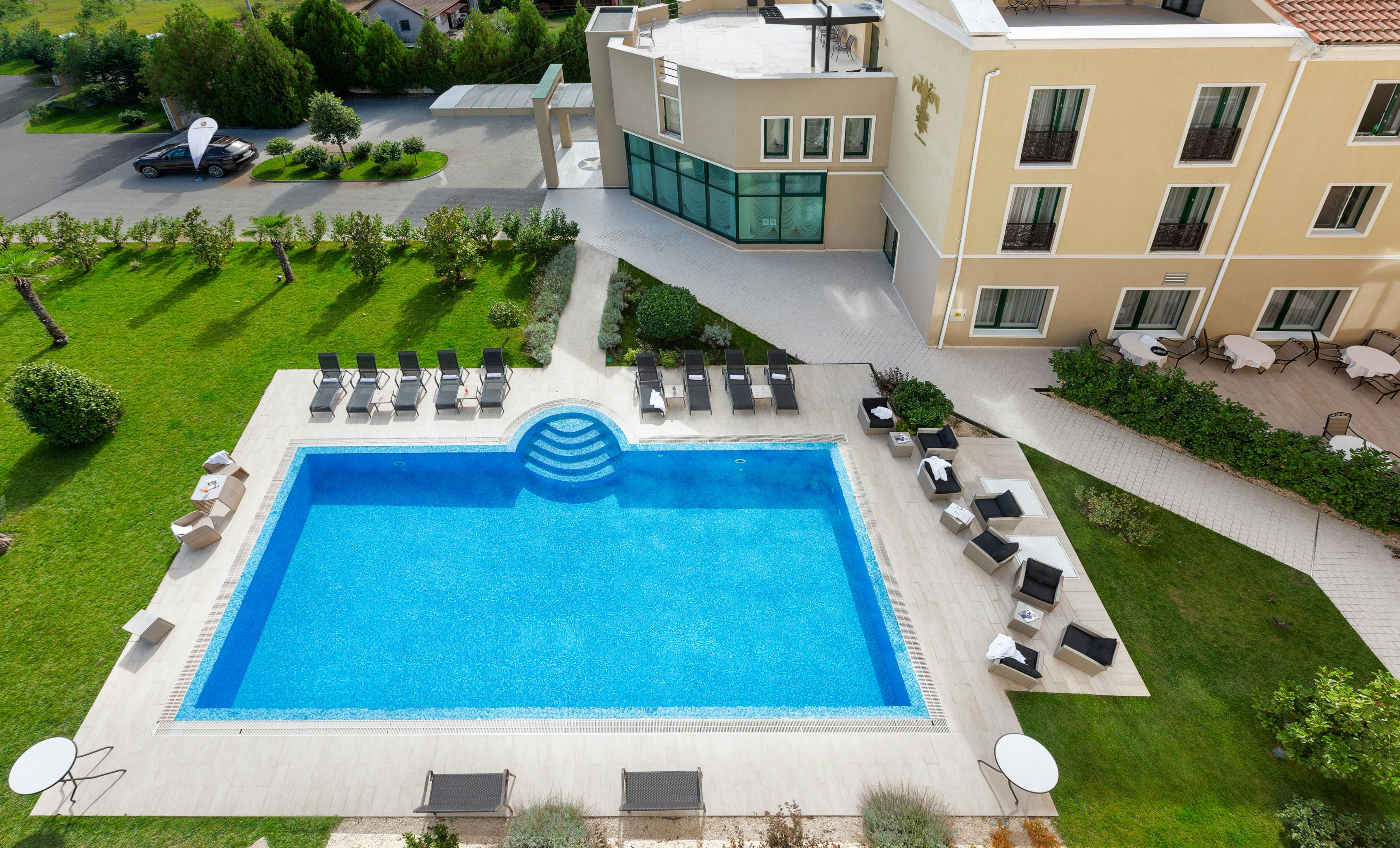 Tresor Le Palais Timisoara, Curio Collection by Hilton 59/61