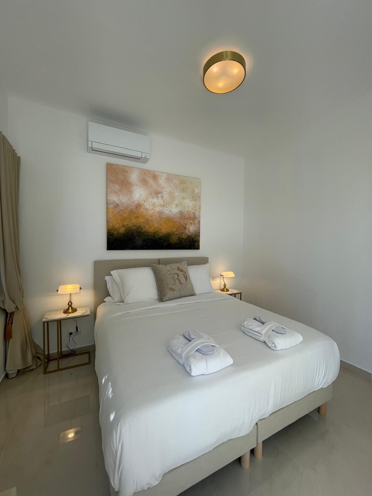 Luxury, King Bed