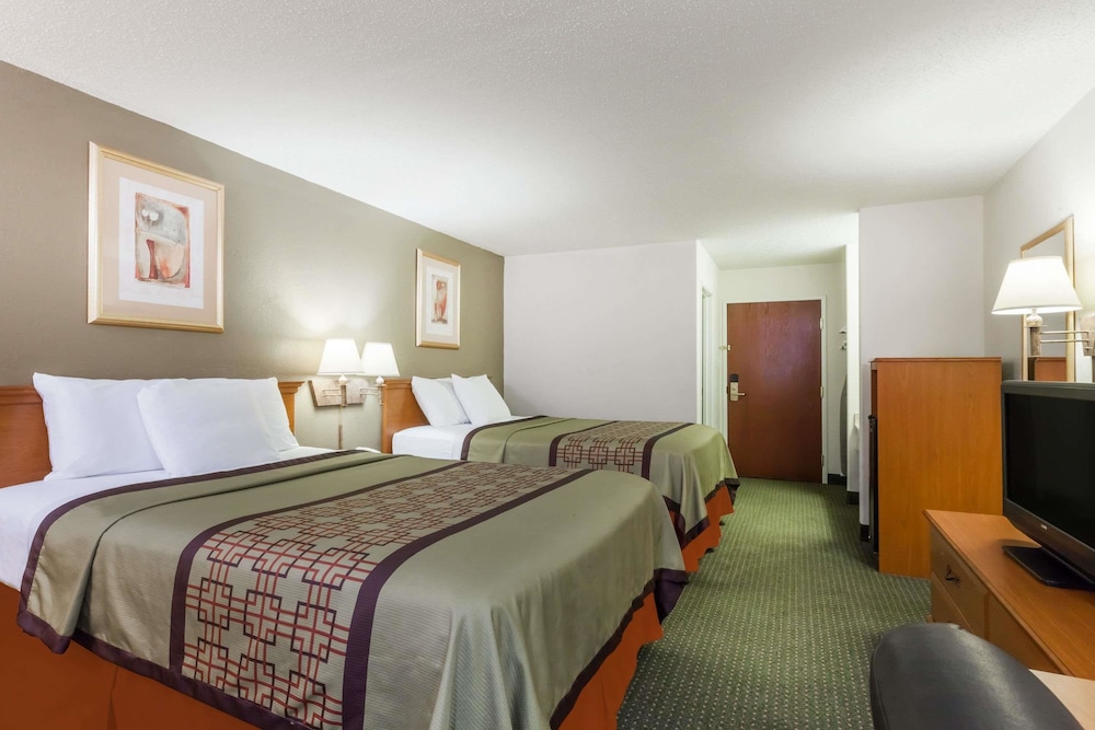 Days Inn & Suites By Wyndham New Iberia 14/27