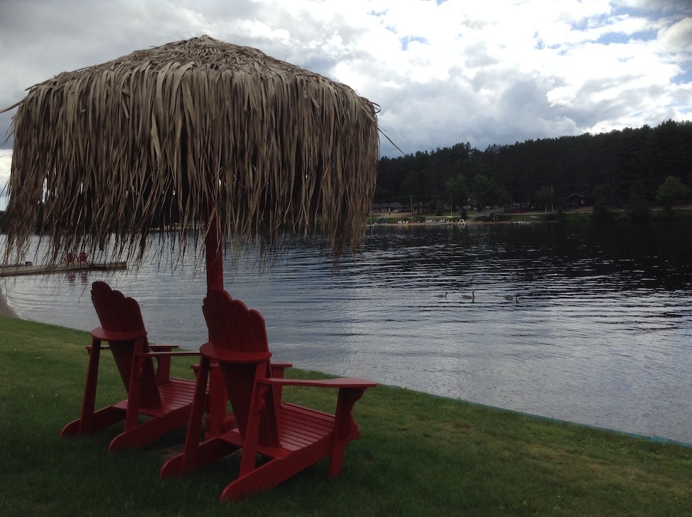 Algonquin Lakeside Inn 33/50