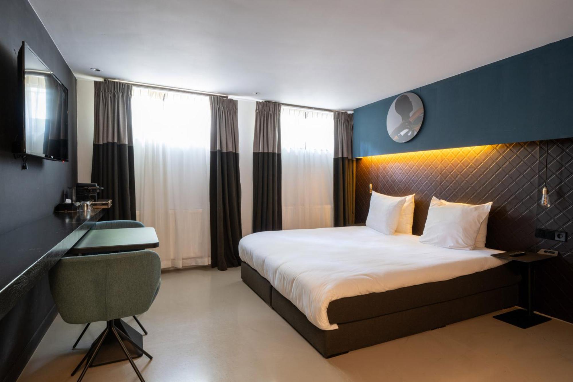Basement, Double Bed