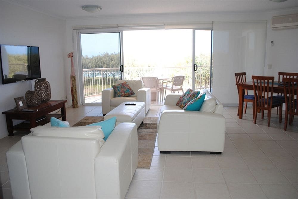 SURFSIDE ON THE BEACH 33/69