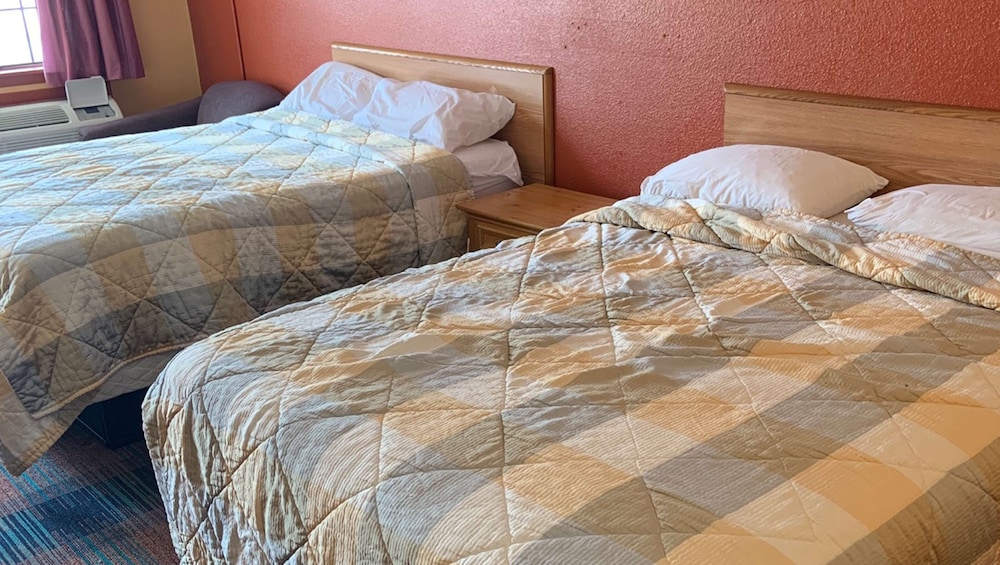 Luxury Inn and Suites Forrest City 16/34