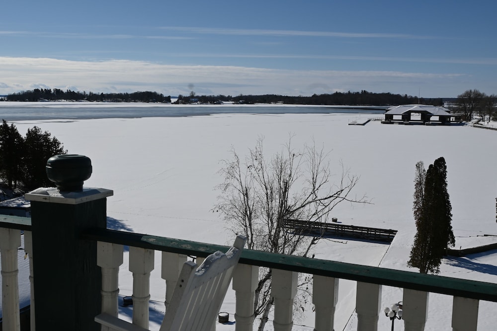 Gananoque Inn Spa 59/66
