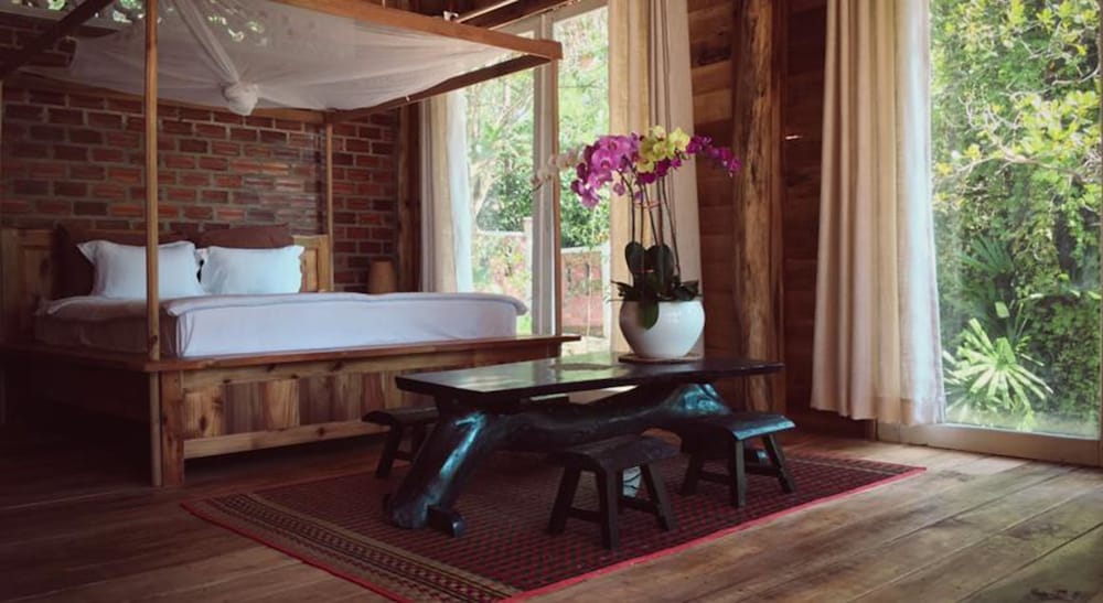 Bamboo Cottages 42/73