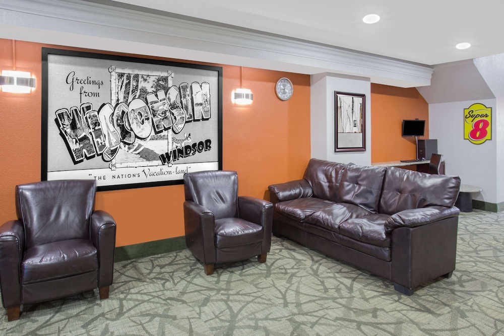 Super 8 by Wyndham Windsor/Madison North 25/28