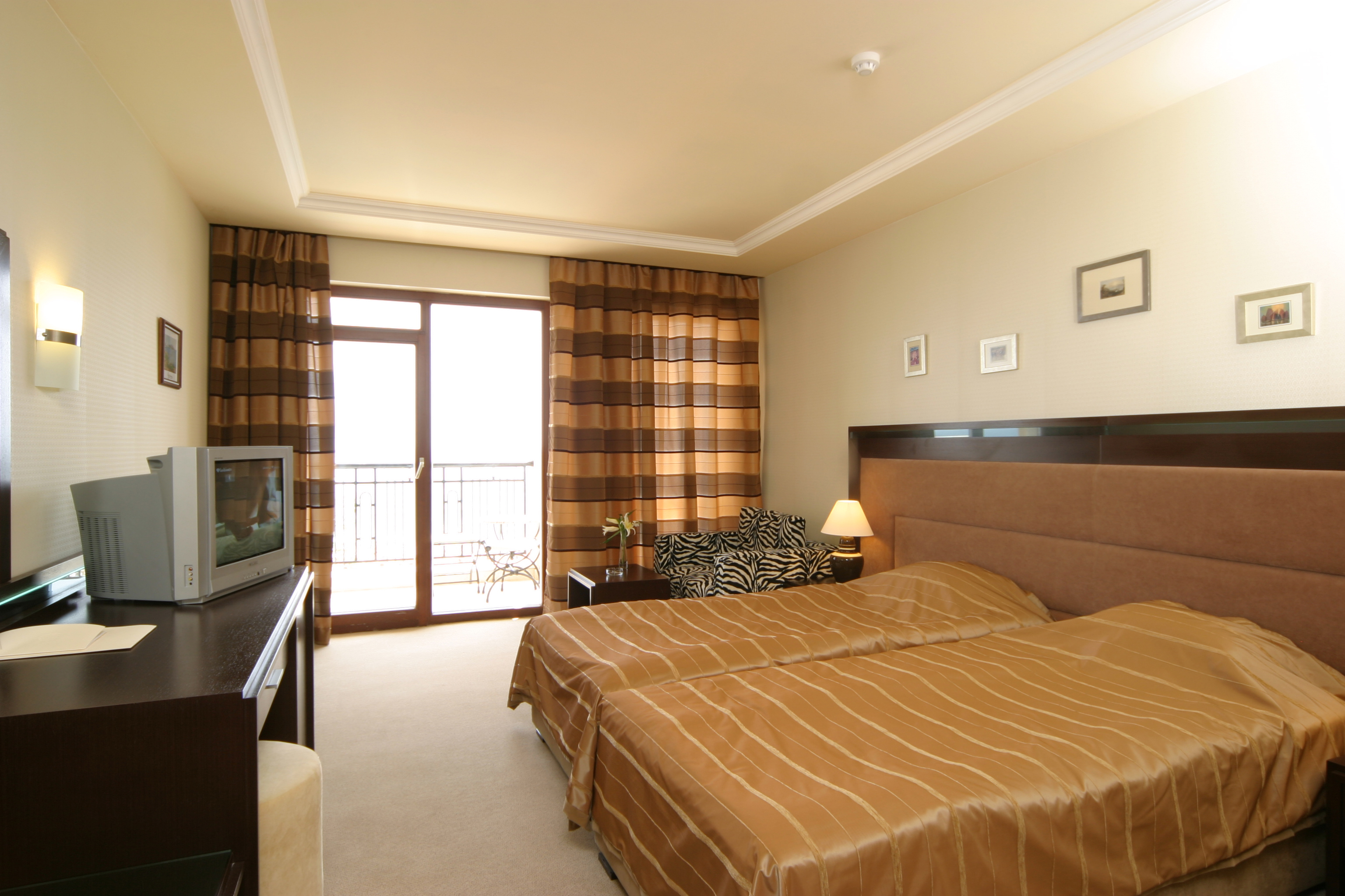 Admiral Hotel 7/36