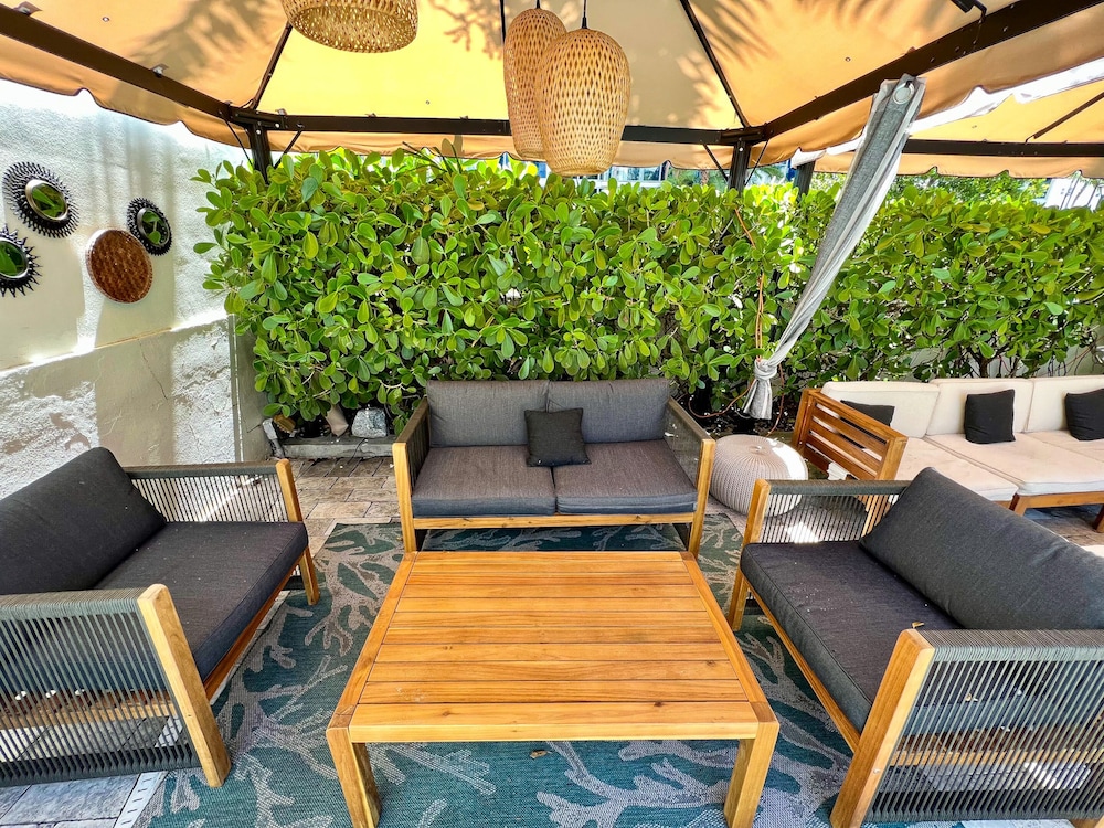 Royal Palms Resort And Spa A North Beach Village Resort Hotel 62/80