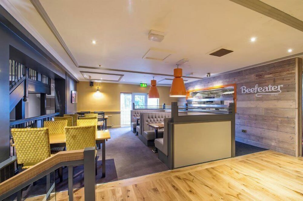 Premier Inn Cardiff West 6/60