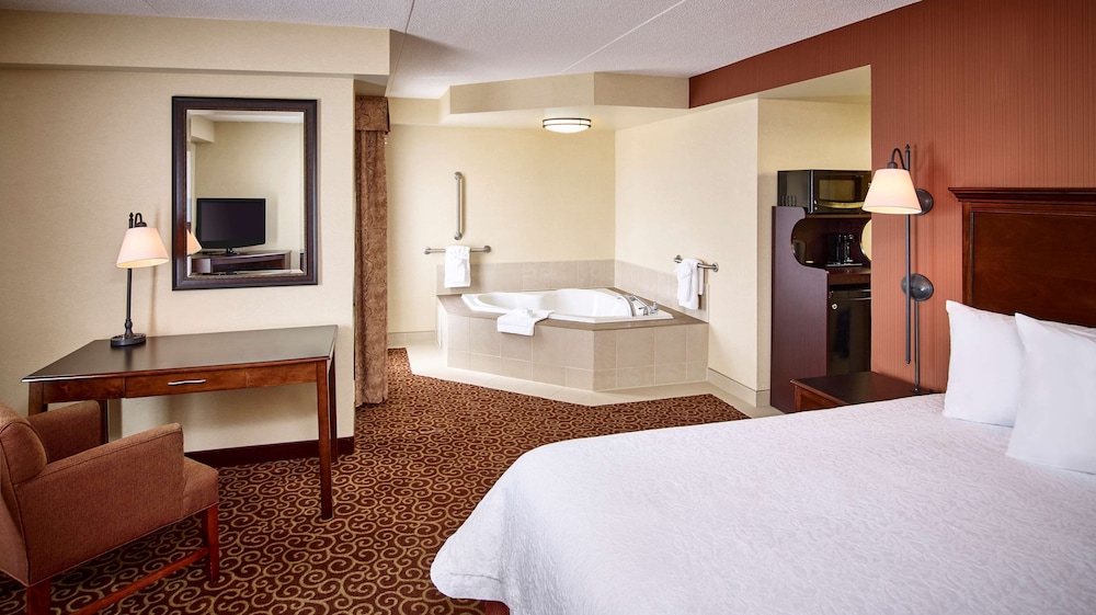 Hampton Inn by Hilton North Bay 8/47