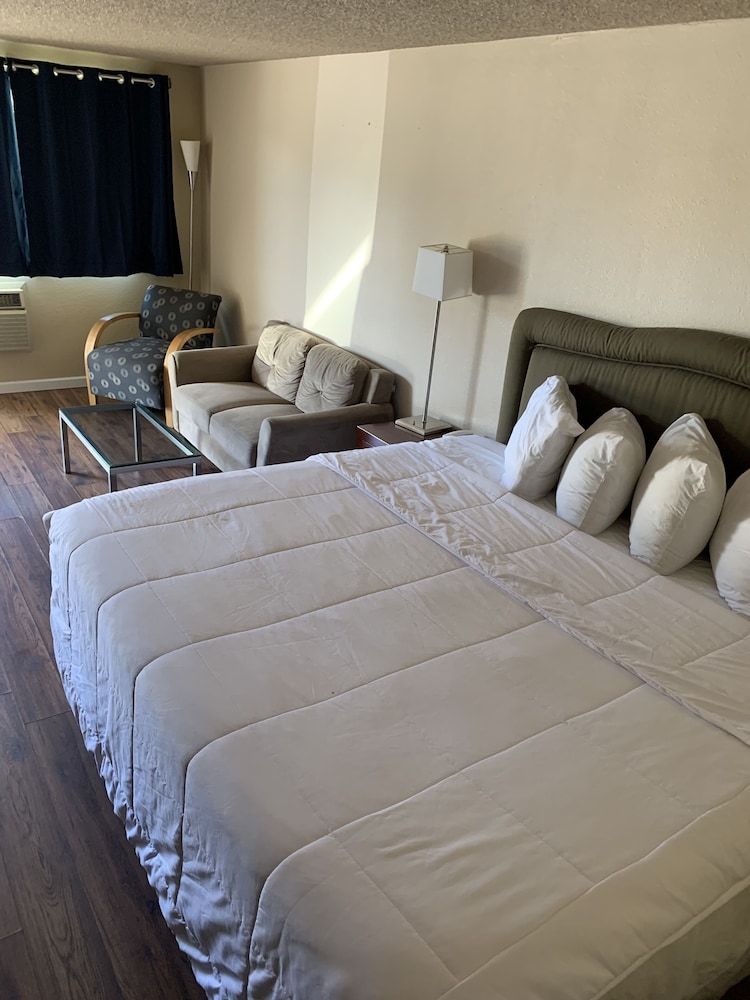 Smokey Point Motor Inn 17/69