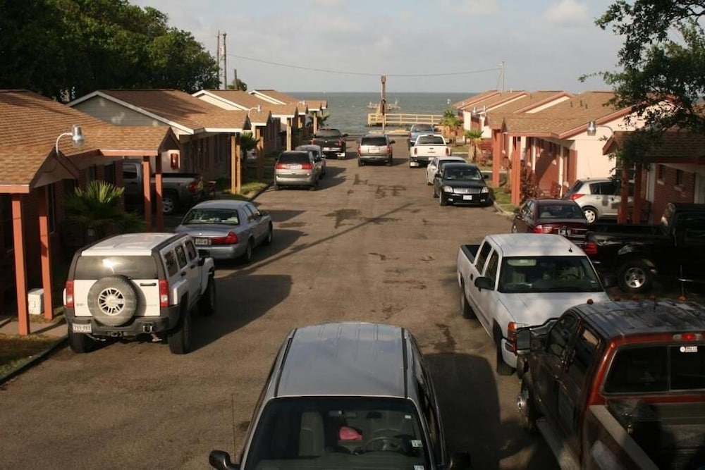 Bayfront Cottages 14/28