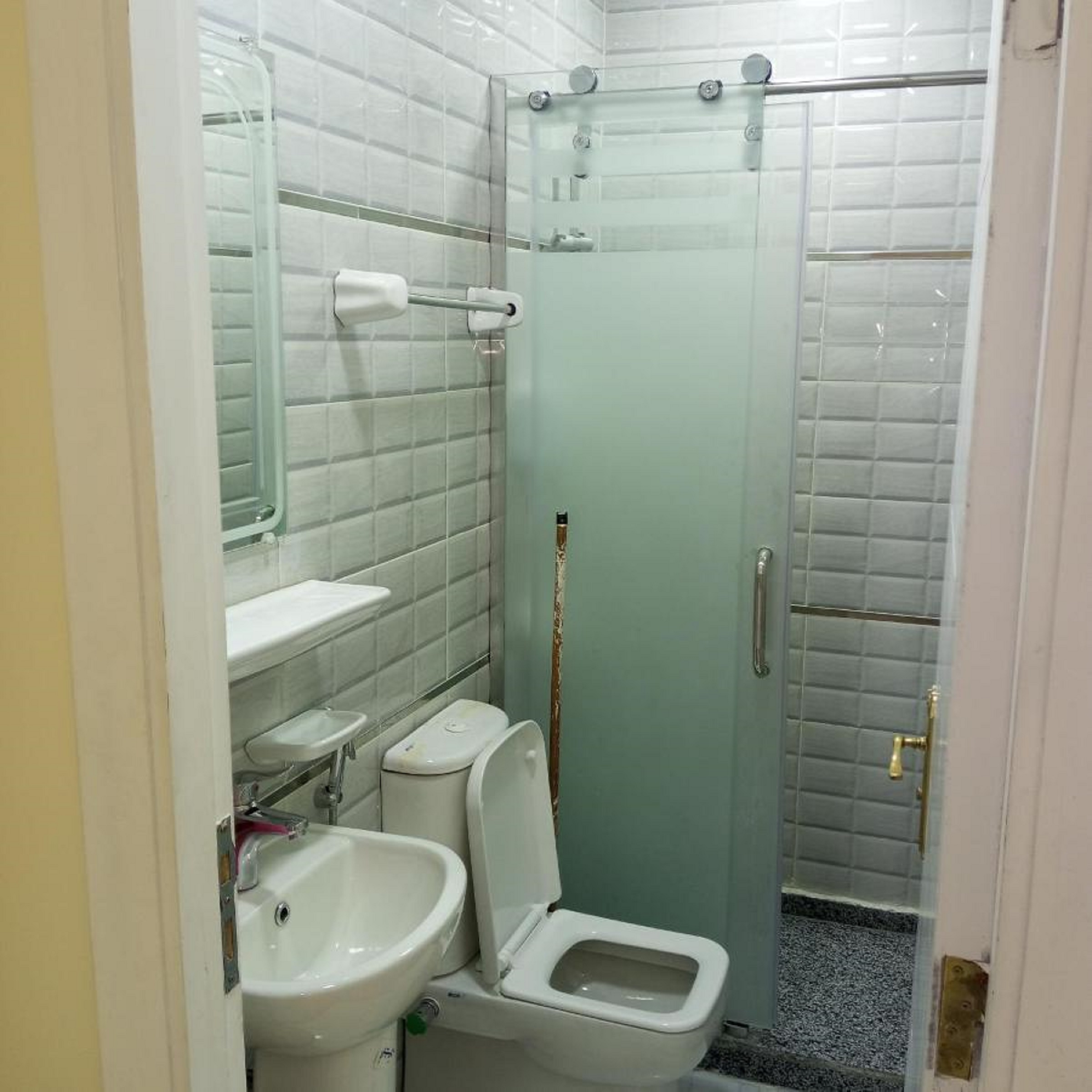 G, Single, Private Bathroom