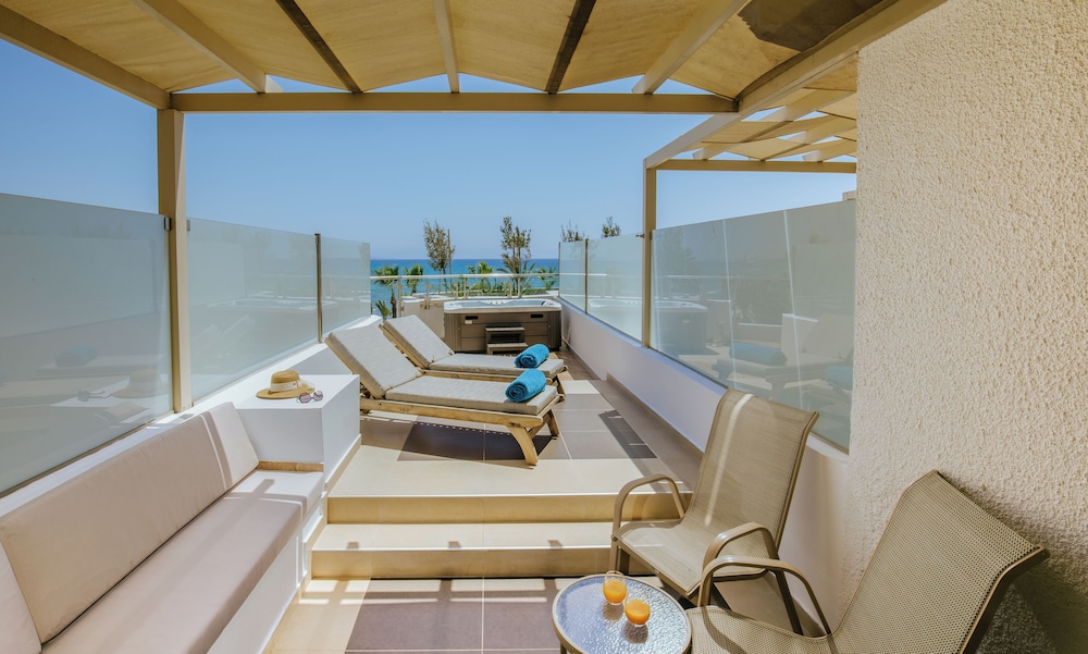 Golden Bay Beach Hotel 18/50