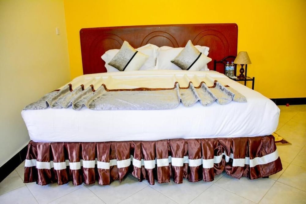 Crest Safari Lodge 28/63